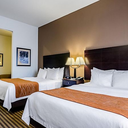 Comfort Inn & Suites Lawrence - University Area Ngoại thất bức ảnh