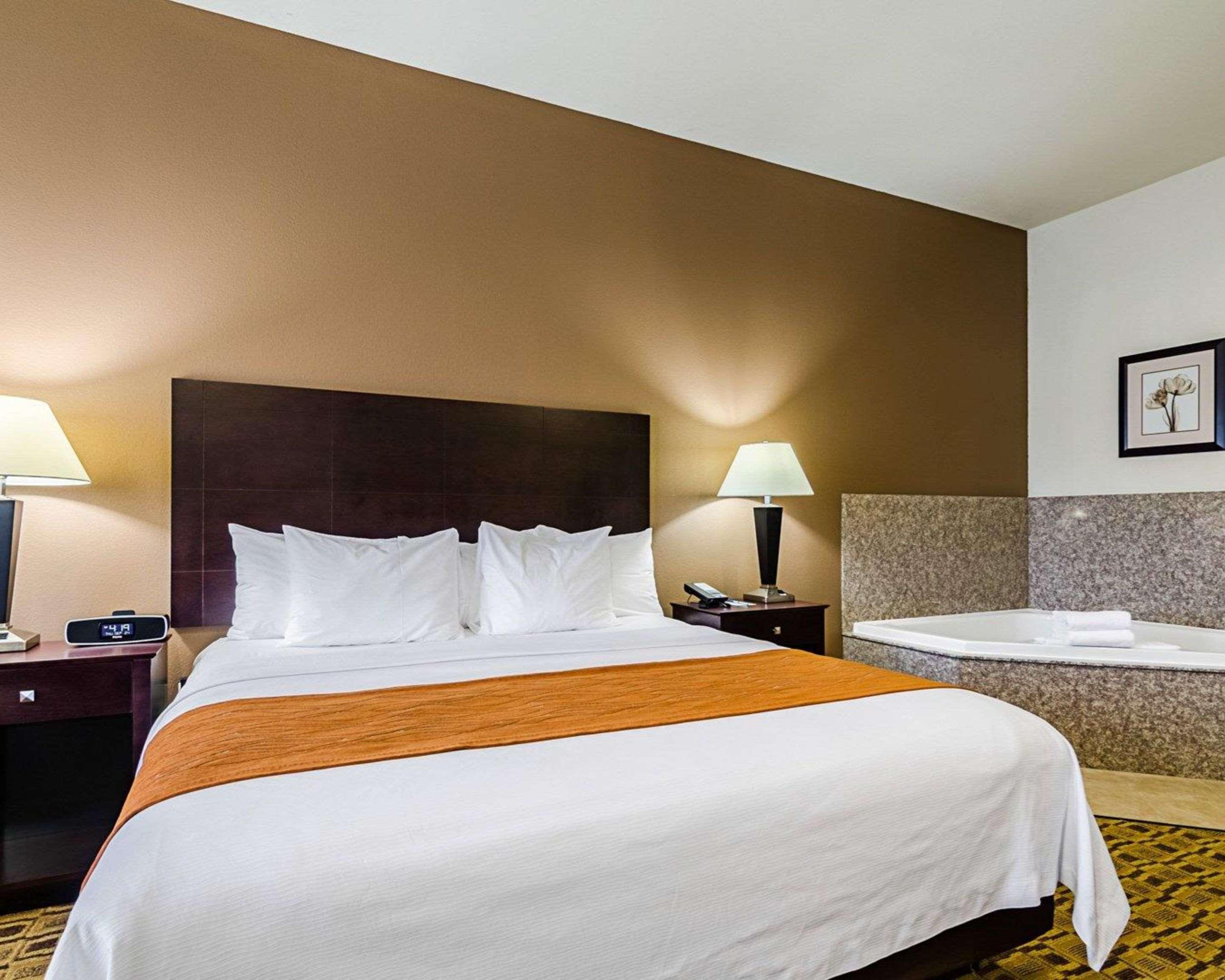 Comfort Inn & Suites Lawrence - University Area Ngoại thất bức ảnh