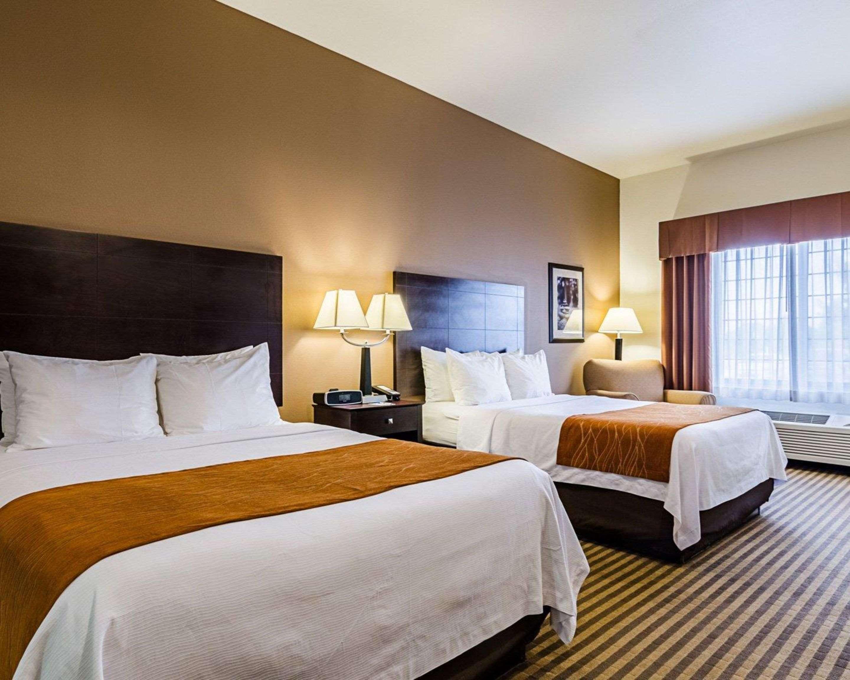Comfort Inn & Suites Lawrence - University Area Ngoại thất bức ảnh