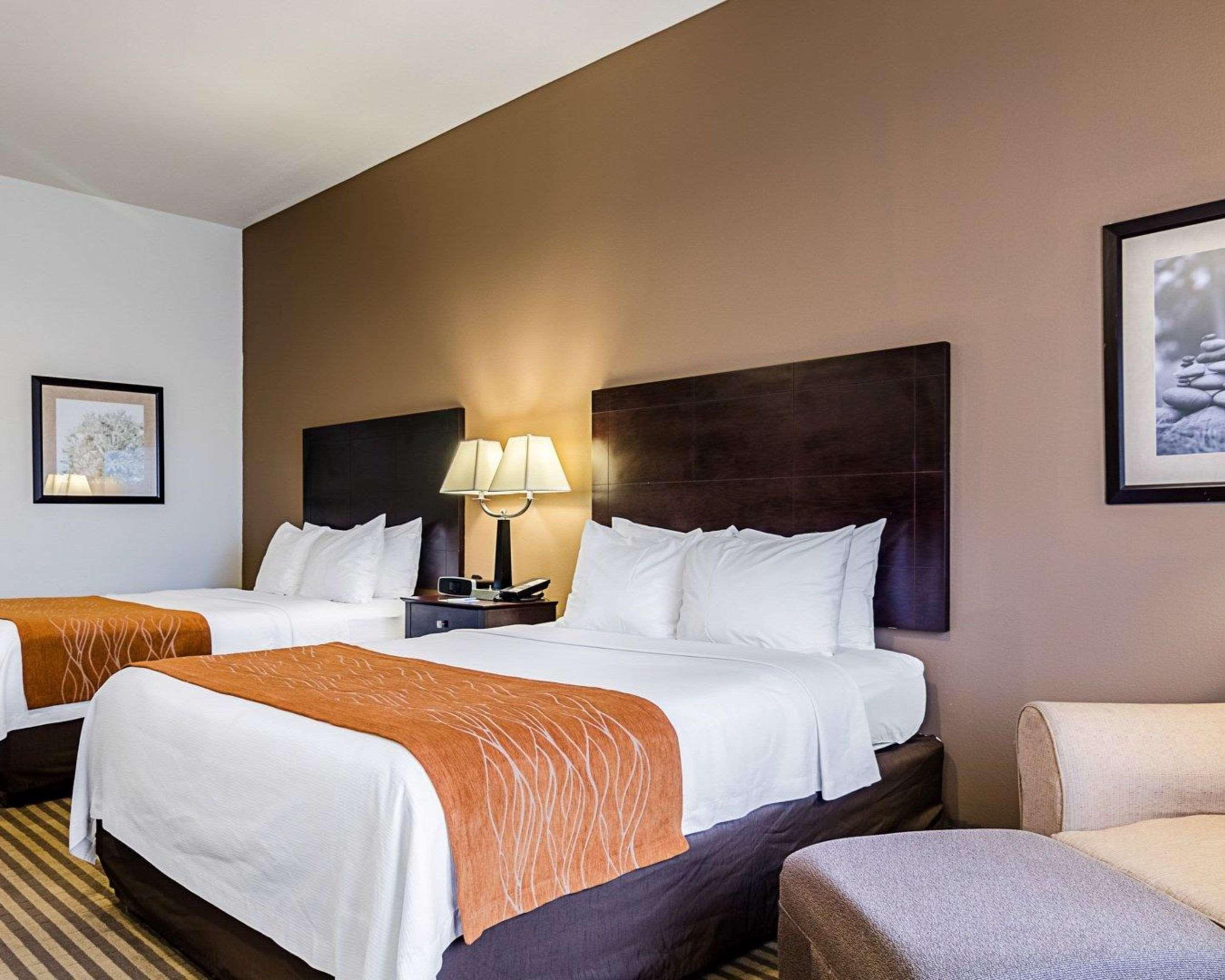 Comfort Inn & Suites Lawrence - University Area Ngoại thất bức ảnh