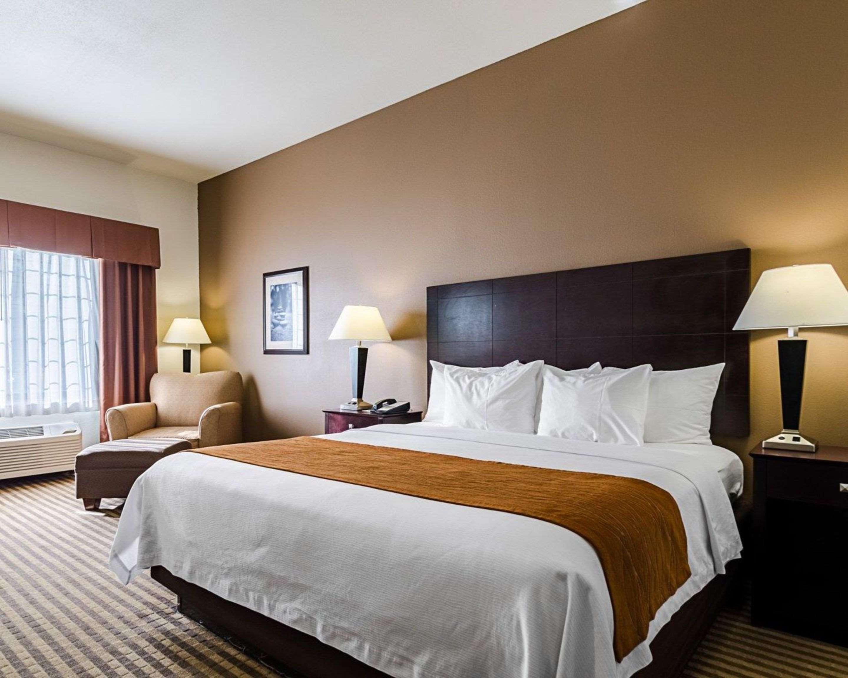 Comfort Inn & Suites Lawrence - University Area Ngoại thất bức ảnh
