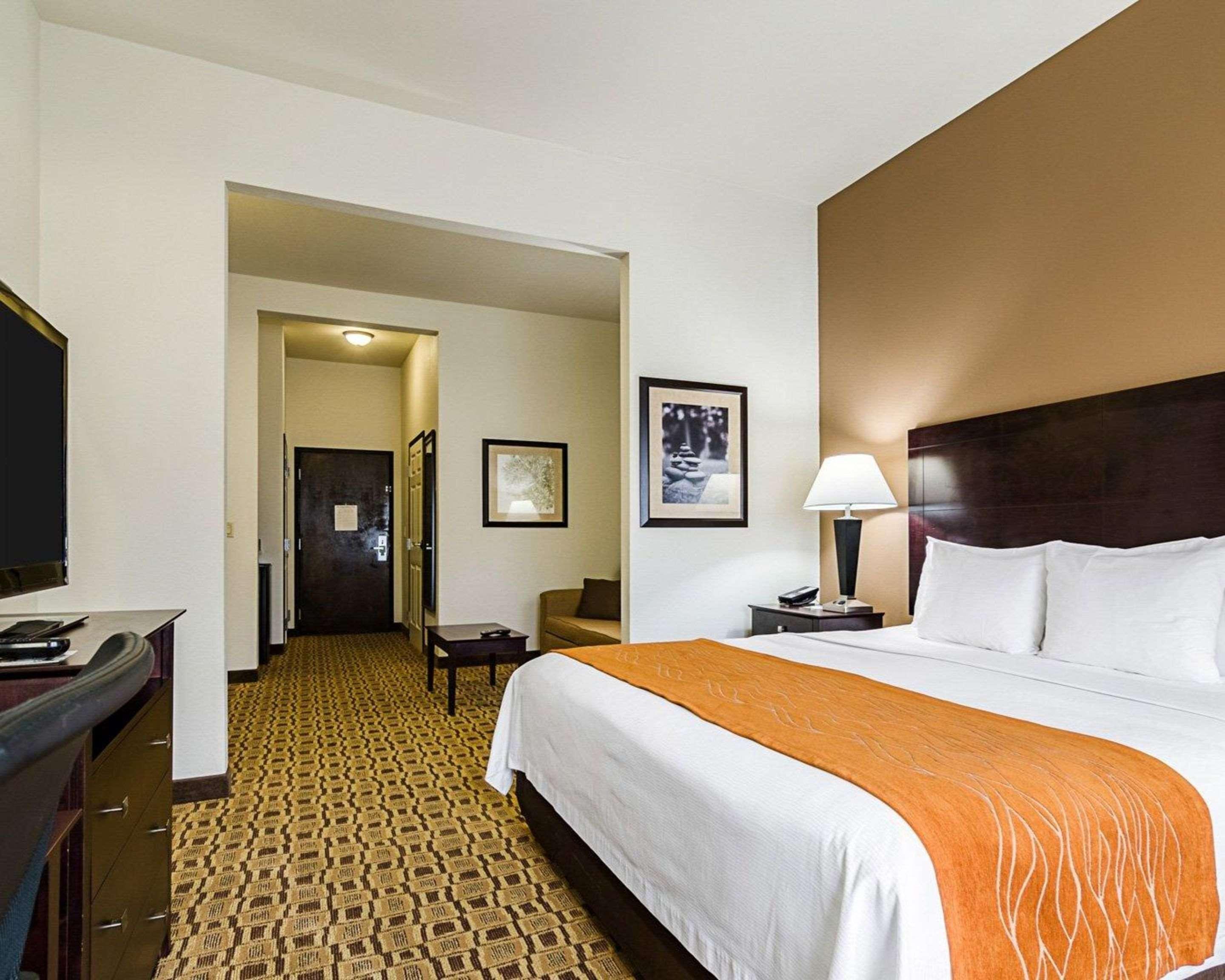 Comfort Inn & Suites Lawrence - University Area Ngoại thất bức ảnh