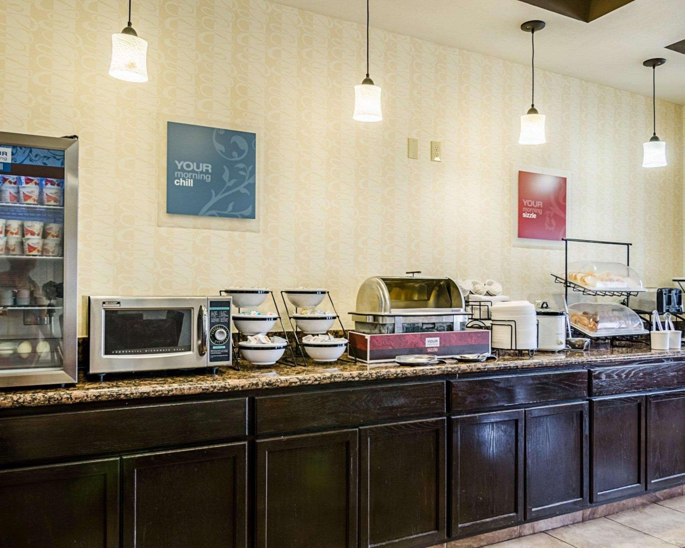 Comfort Inn & Suites Lawrence - University Area Ngoại thất bức ảnh