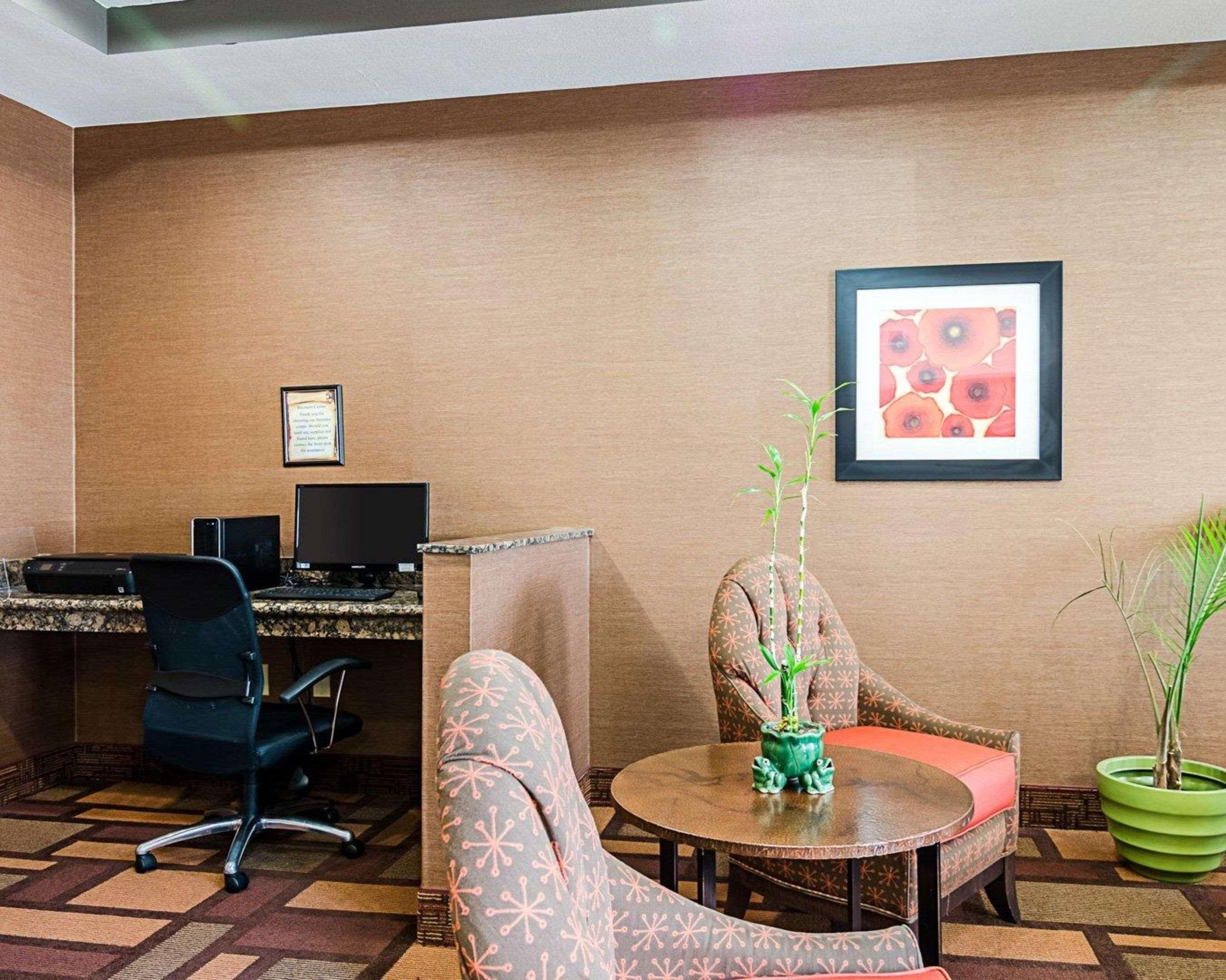 Comfort Inn & Suites Lawrence - University Area Ngoại thất bức ảnh