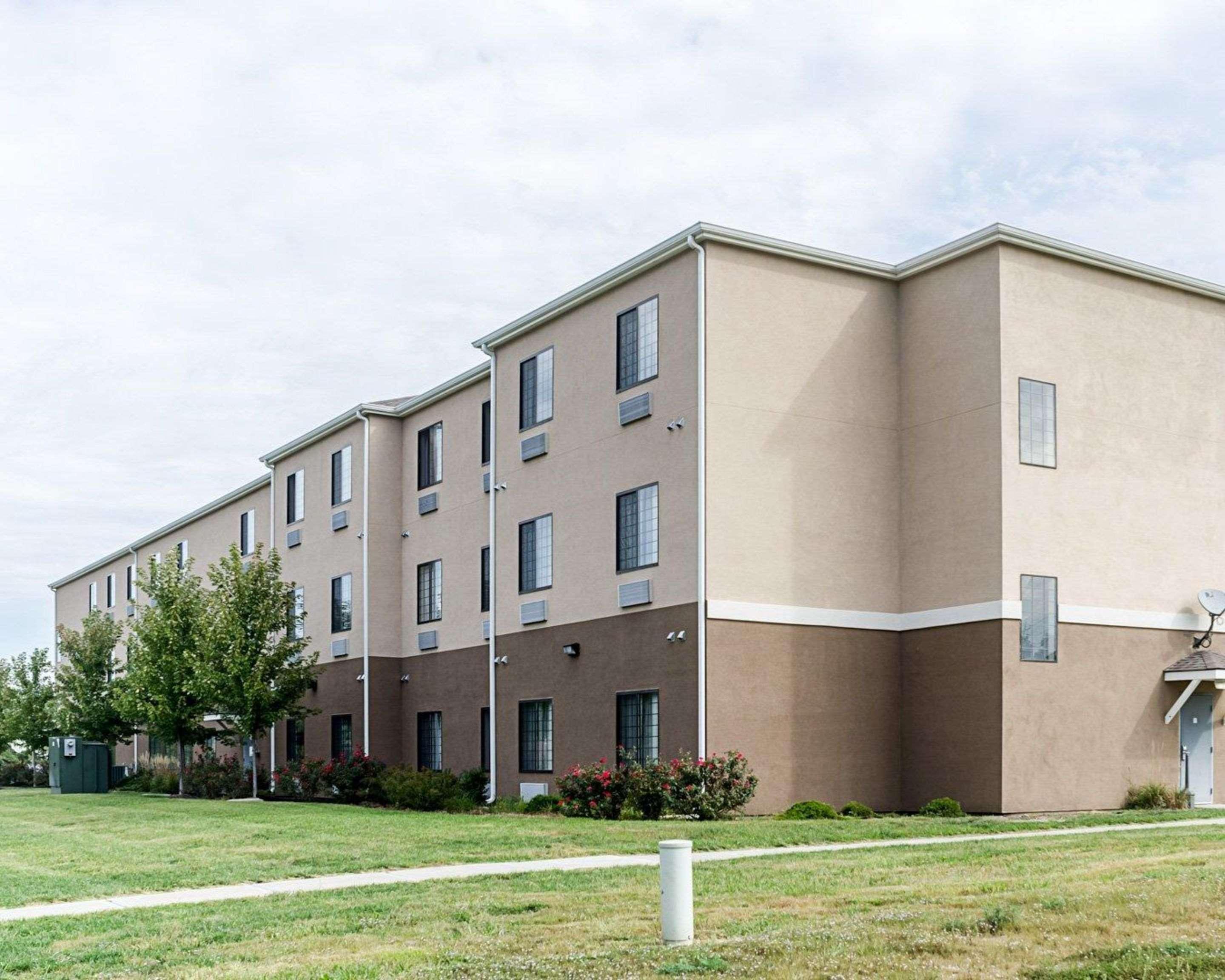 Comfort Inn & Suites Lawrence - University Area Ngoại thất bức ảnh