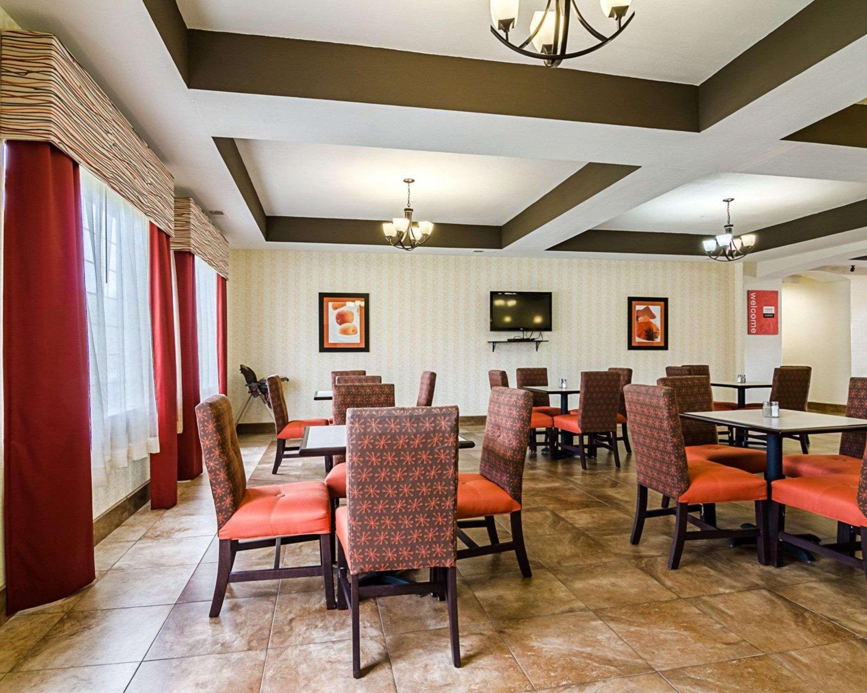 Comfort Inn & Suites Lawrence - University Area Ngoại thất bức ảnh