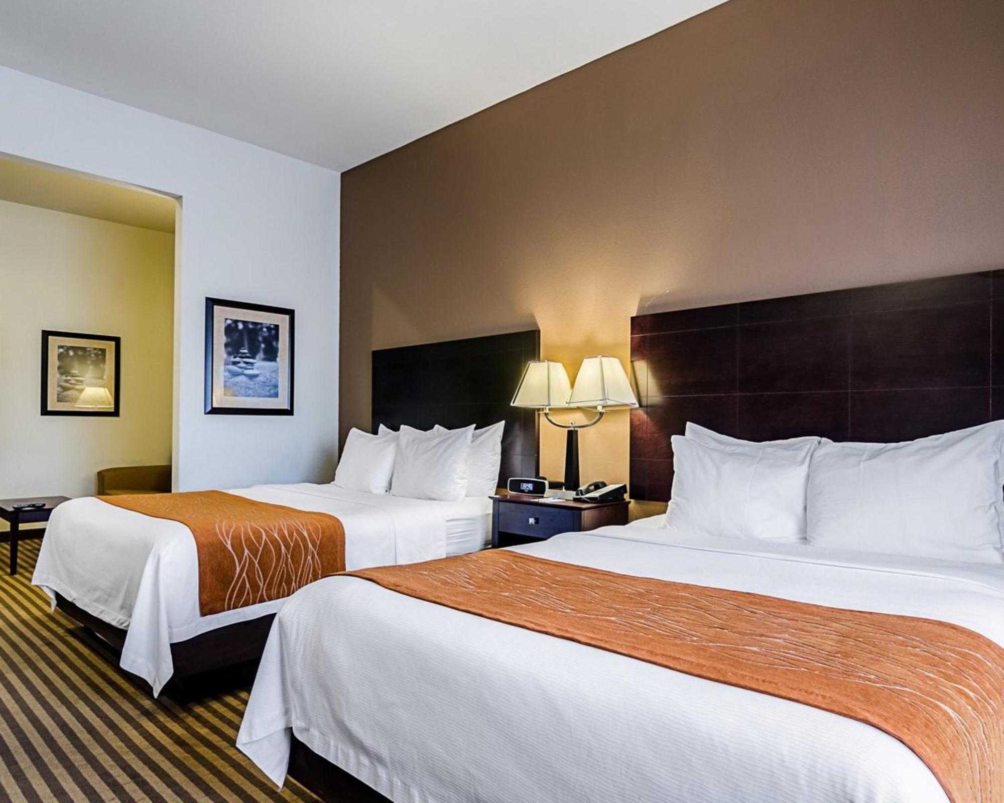 Comfort Inn & Suites Lawrence - University Area Ngoại thất bức ảnh