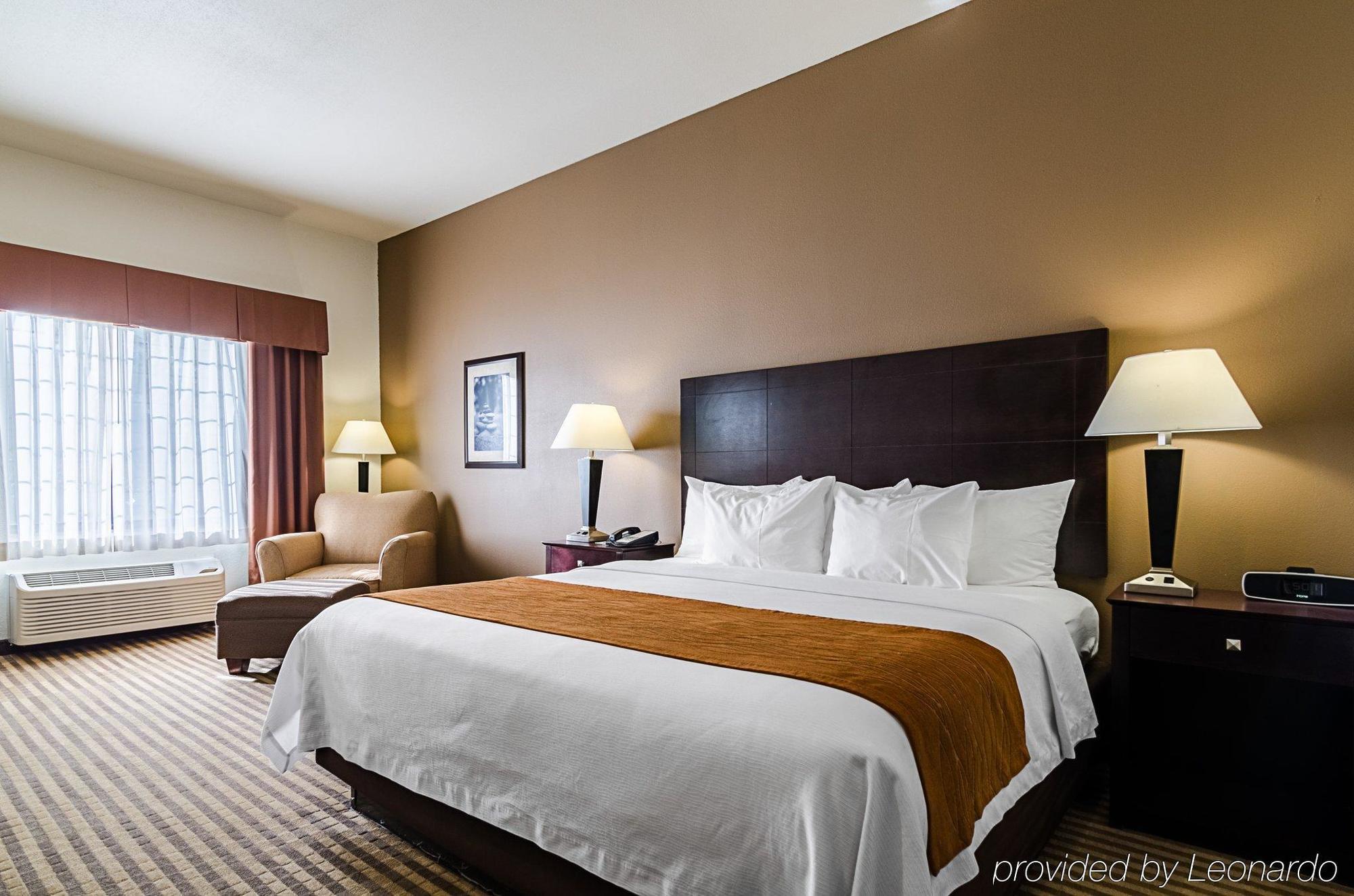Comfort Inn & Suites Lawrence - University Area Ngoại thất bức ảnh