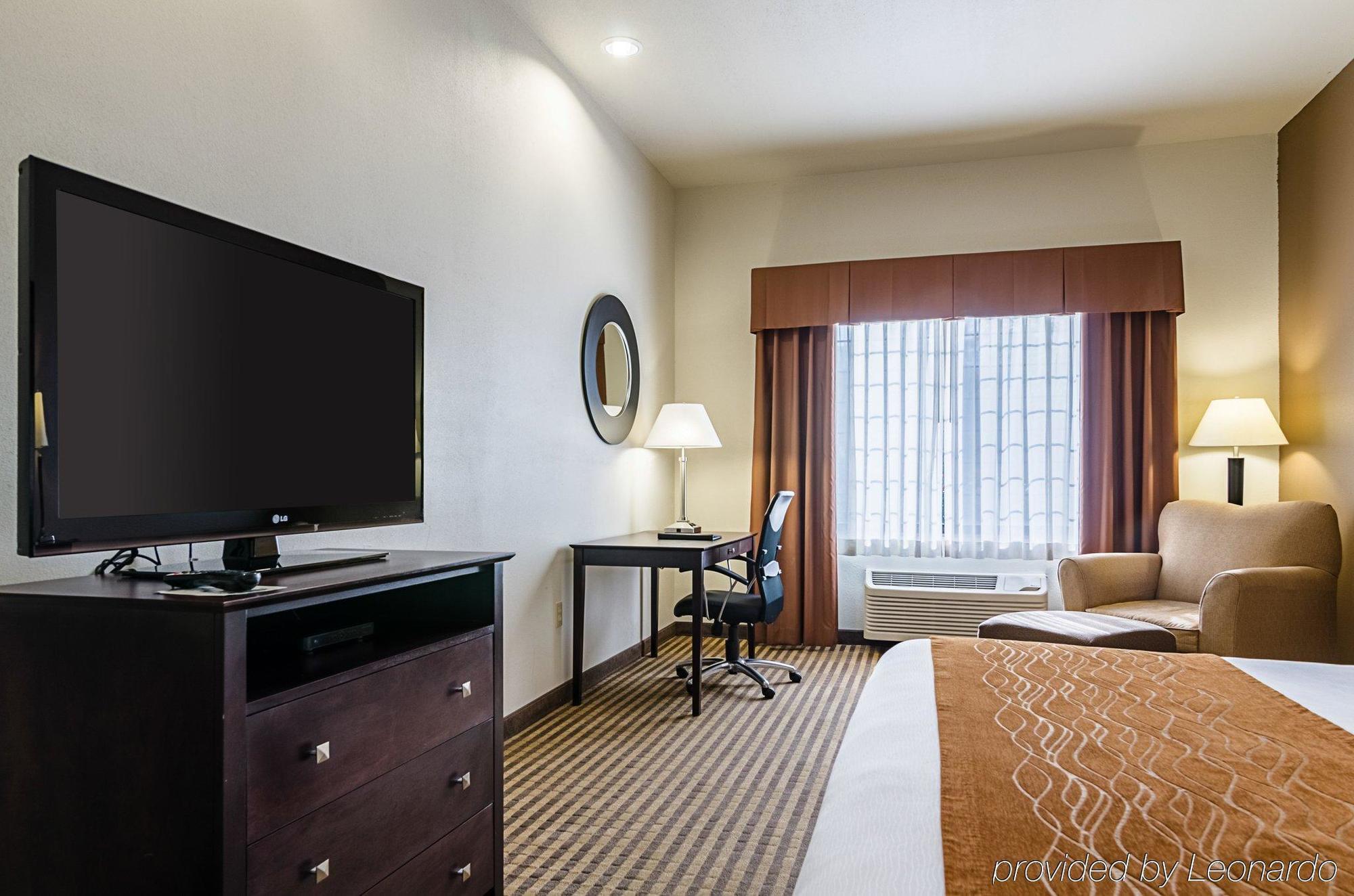 Comfort Inn & Suites Lawrence - University Area Ngoại thất bức ảnh