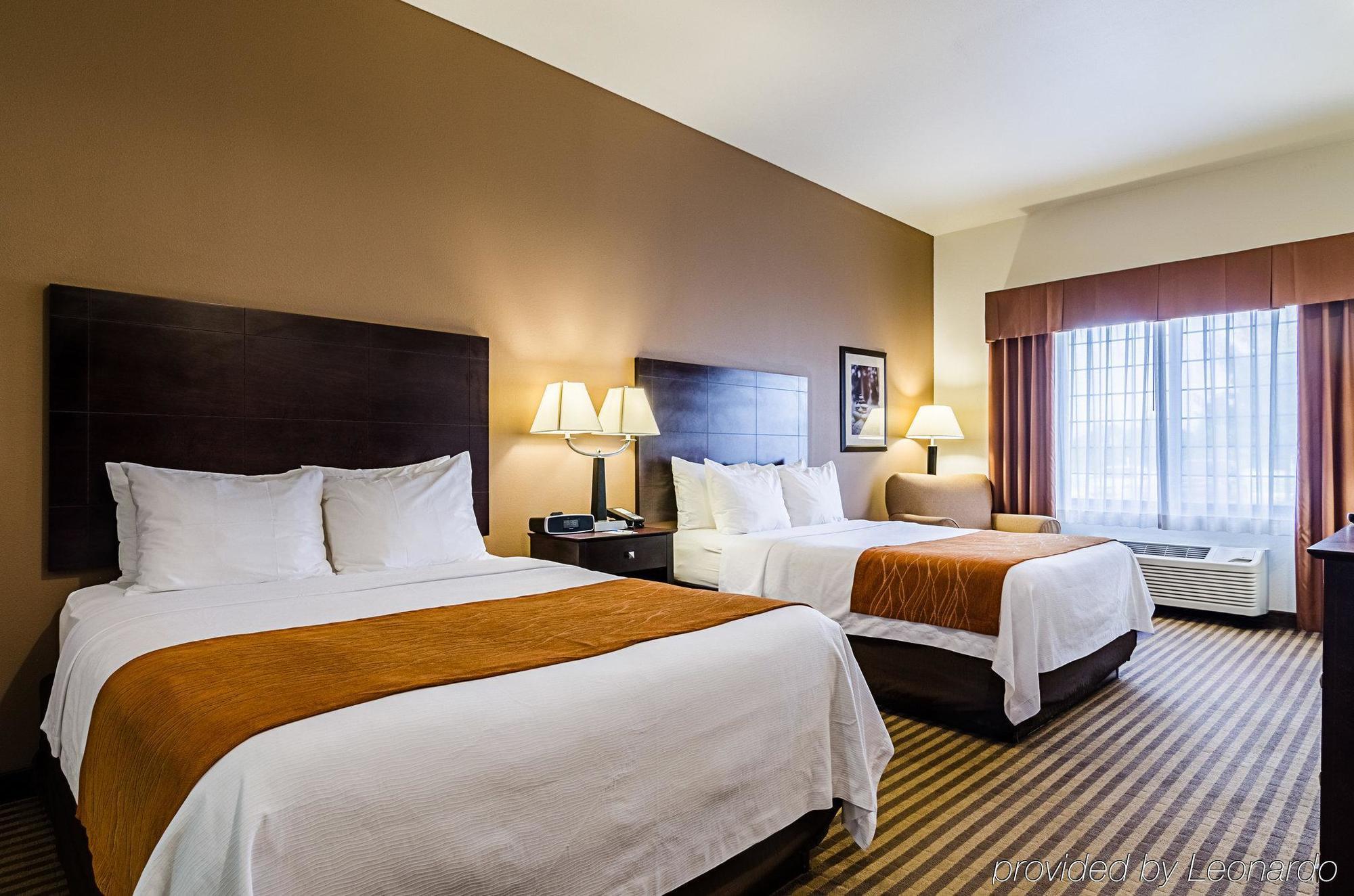 Comfort Inn & Suites Lawrence - University Area Ngoại thất bức ảnh
