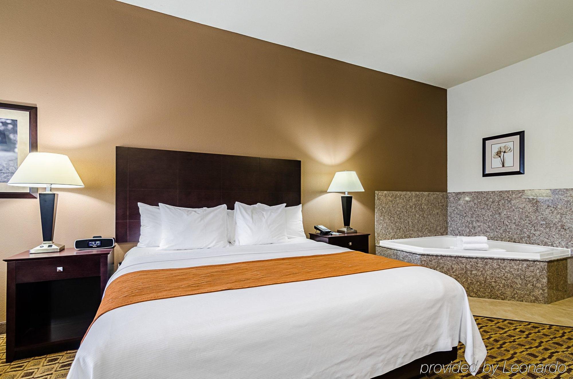 Comfort Inn & Suites Lawrence - University Area Ngoại thất bức ảnh