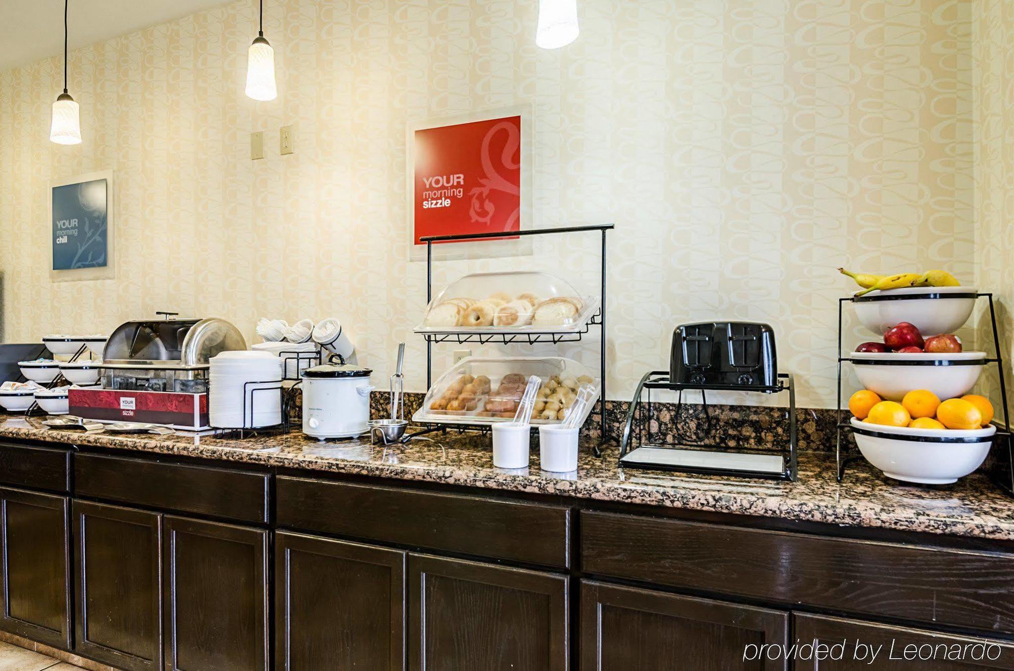 Comfort Inn & Suites Lawrence - University Area Ngoại thất bức ảnh