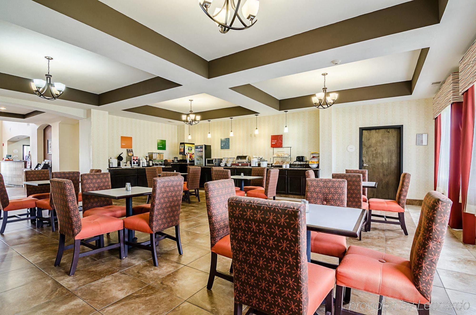 Comfort Inn & Suites Lawrence - University Area Ngoại thất bức ảnh