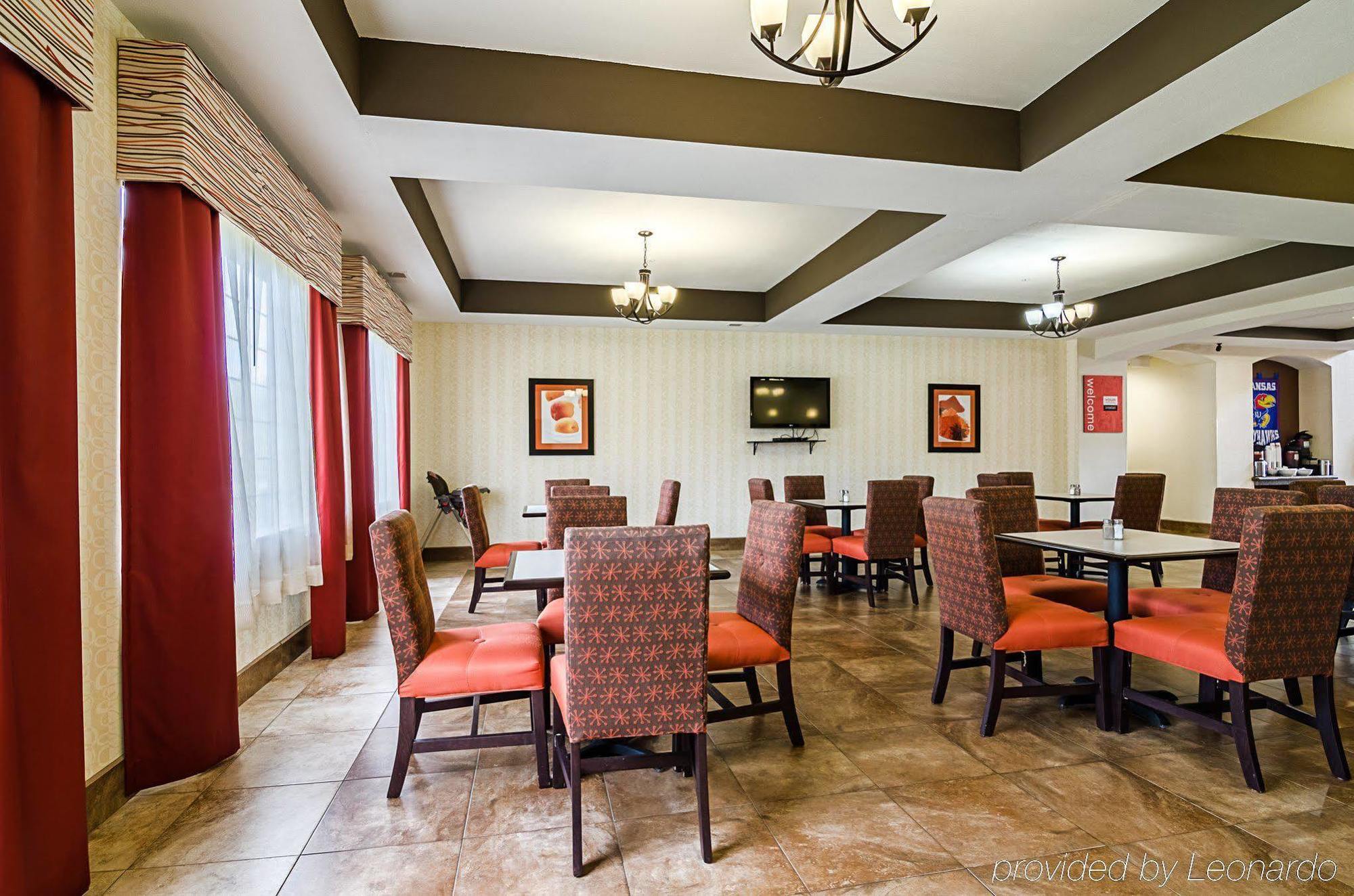 Comfort Inn & Suites Lawrence - University Area Ngoại thất bức ảnh