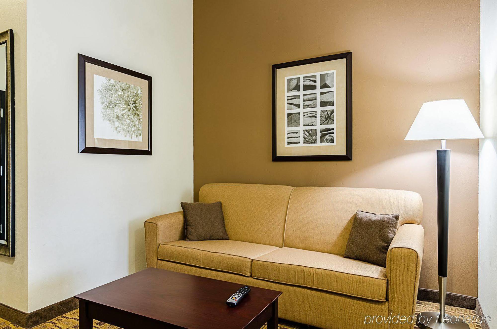 Comfort Inn & Suites Lawrence - University Area Ngoại thất bức ảnh