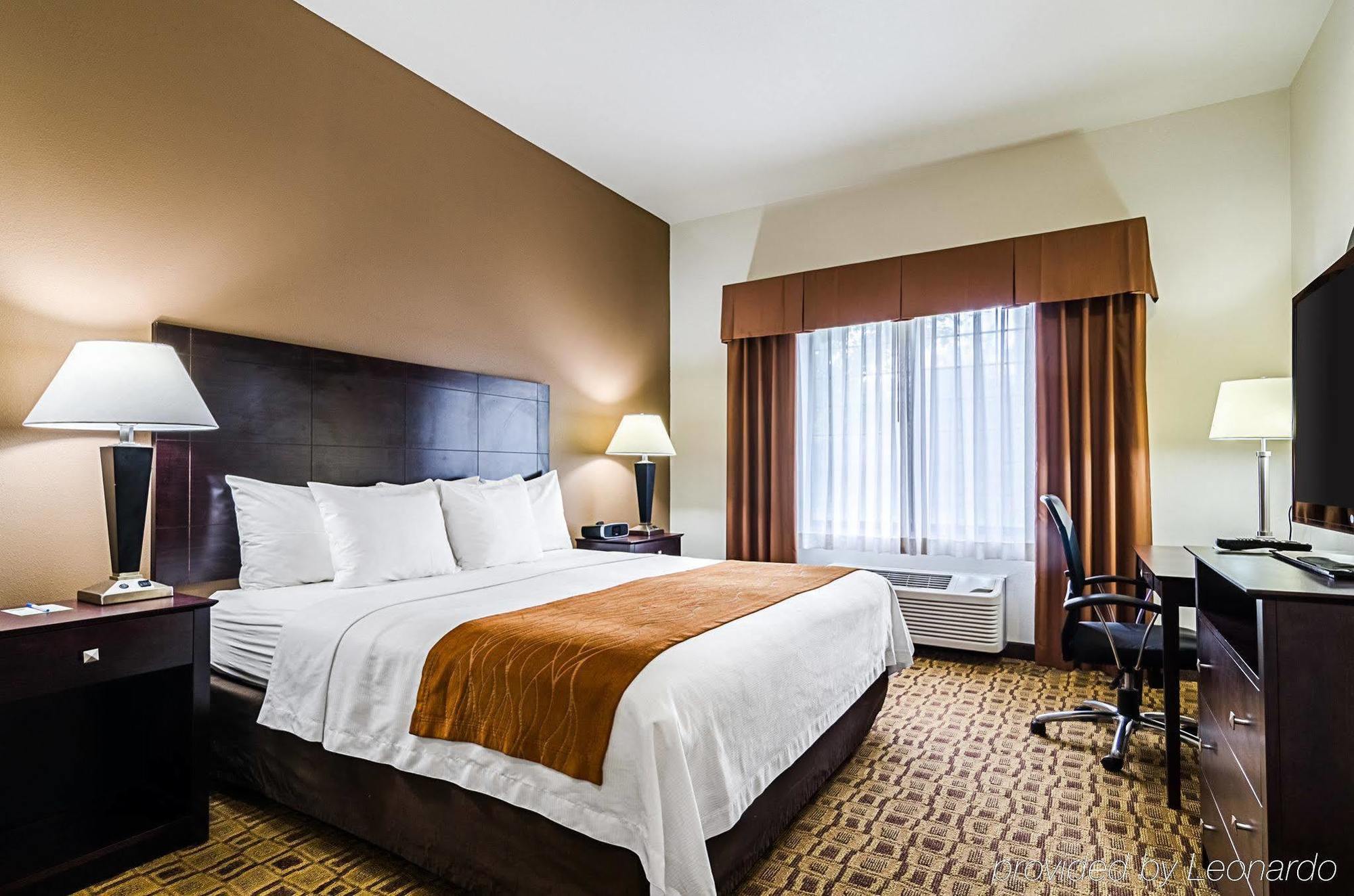 Comfort Inn & Suites Lawrence - University Area Ngoại thất bức ảnh