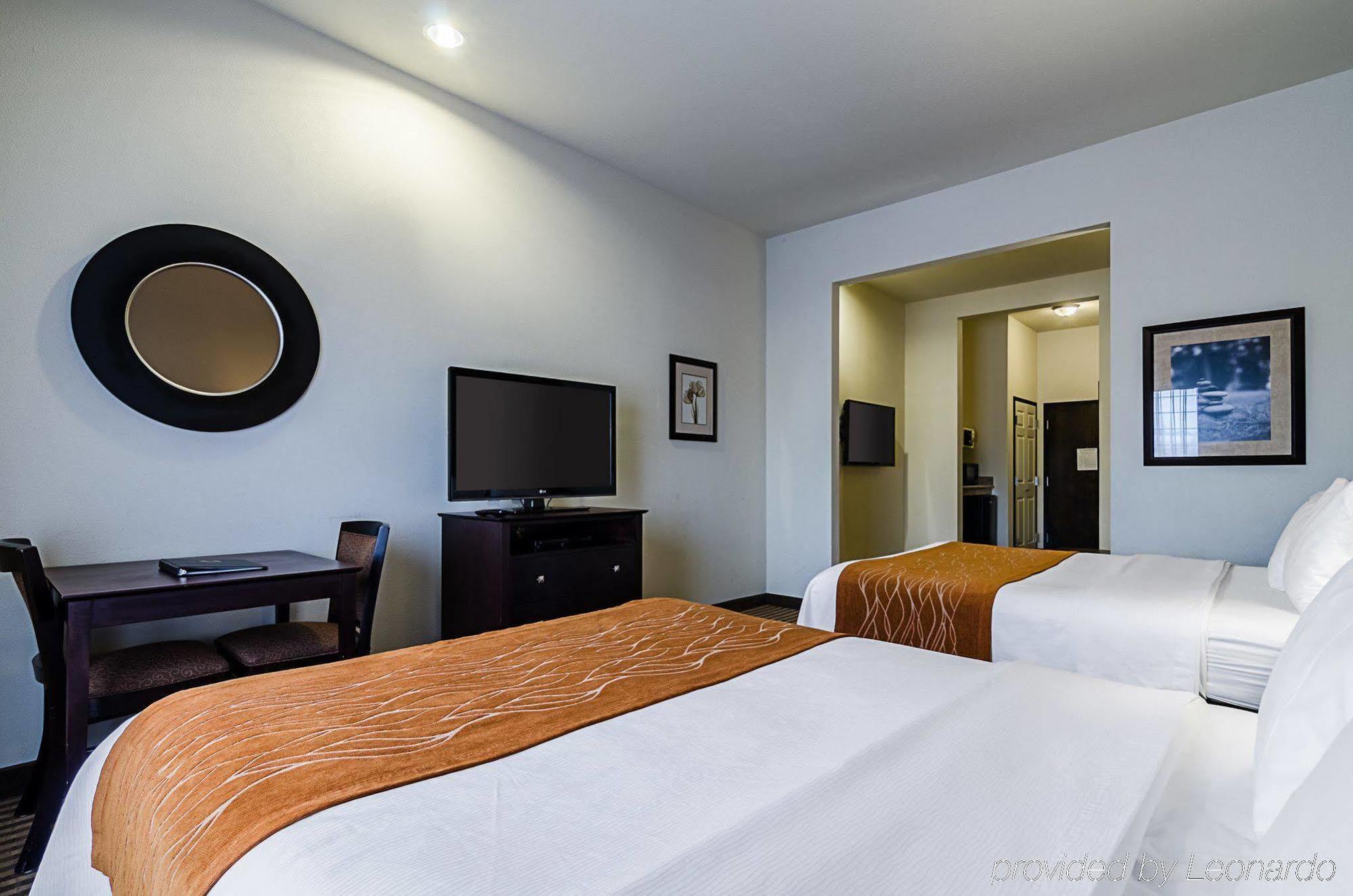 Comfort Inn & Suites Lawrence - University Area Ngoại thất bức ảnh