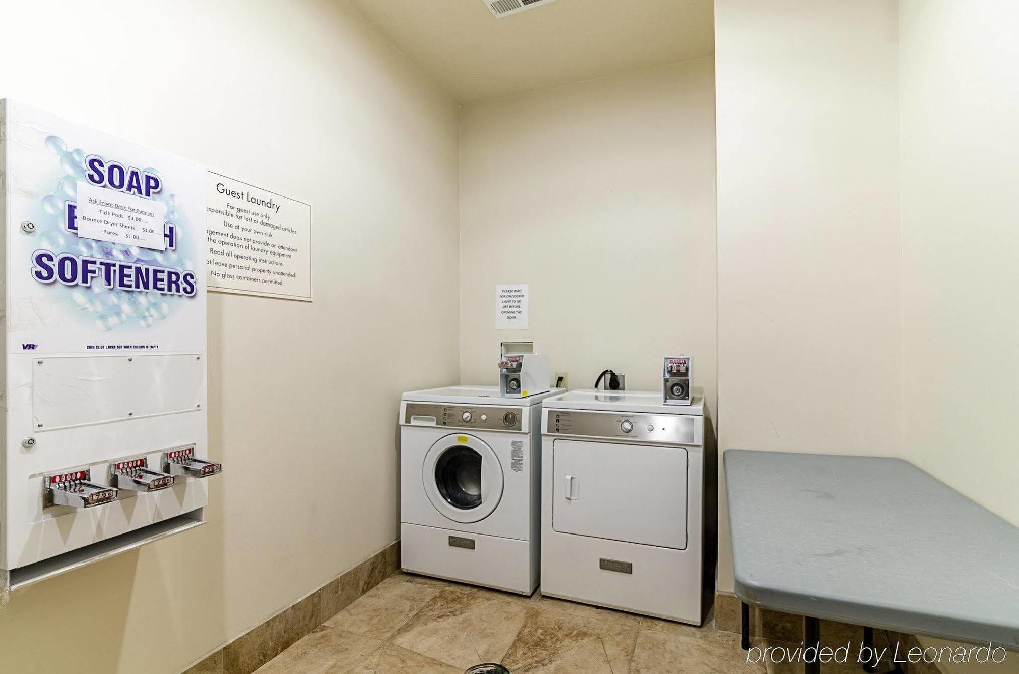 Comfort Inn & Suites Lawrence - University Area Ngoại thất bức ảnh